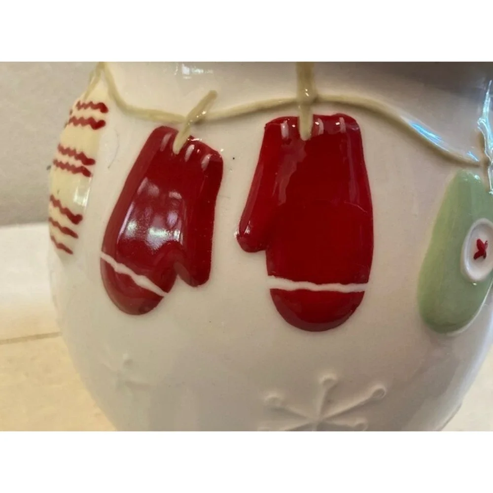 Vintage Hallmark Christmas Cookie Jar Mittens on Clothesline‎ Ceramic